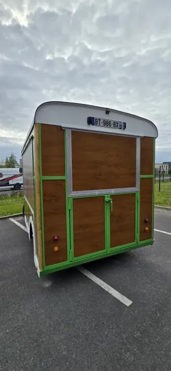 Covering faux bois HY food truck FCMAG, vue laterale