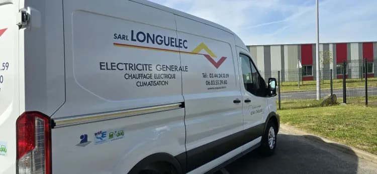 Lettrage facade Longuelec, vue d'ensemble