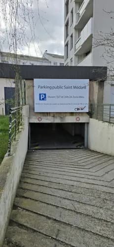 Panneau Dibond 3mm impression numerique avec lamination pour entree de parking Mairie de Creil, format 2500x450mm