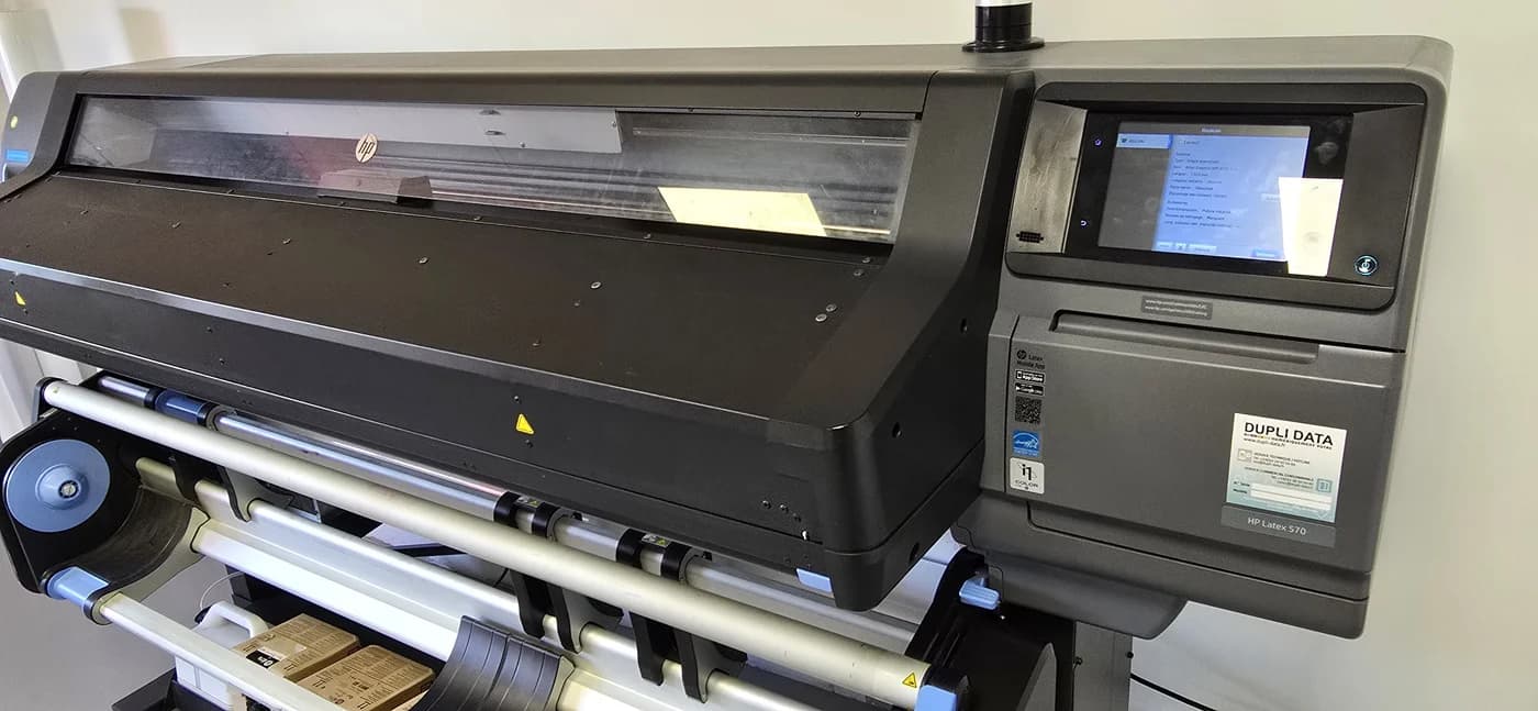 Imprimante grand format HP Latex 570 dans l'atelier ATELIER L Creil