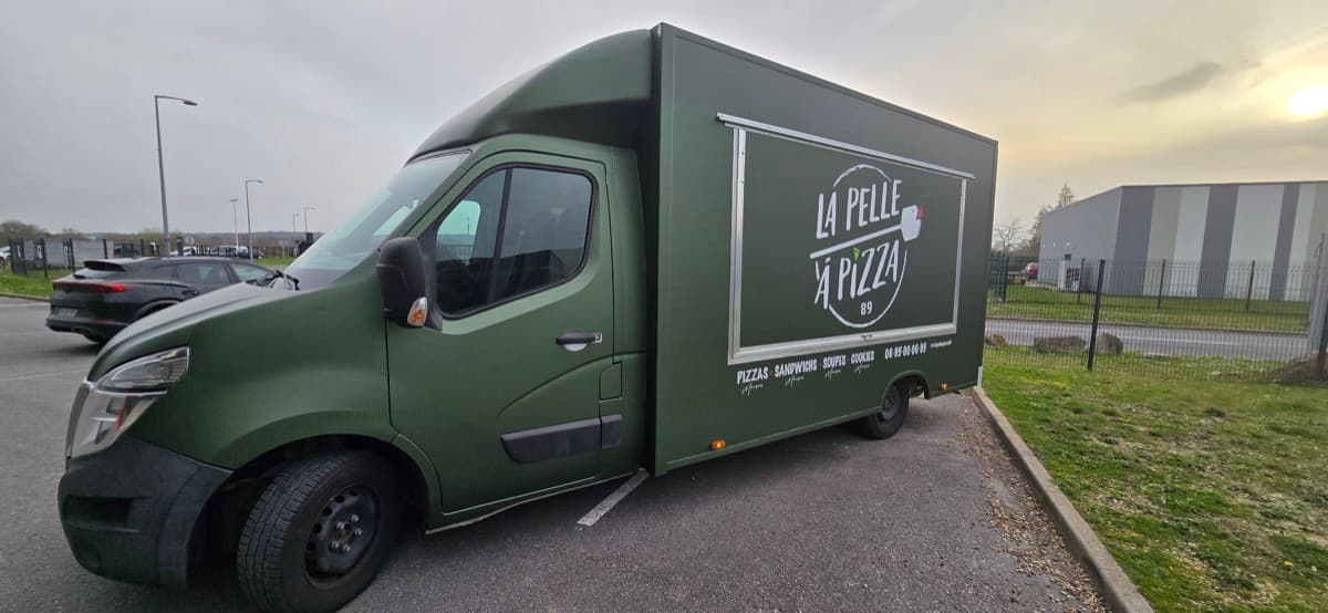 Covering food truck La Pelle à Pizza réalisé par ATELIER L
