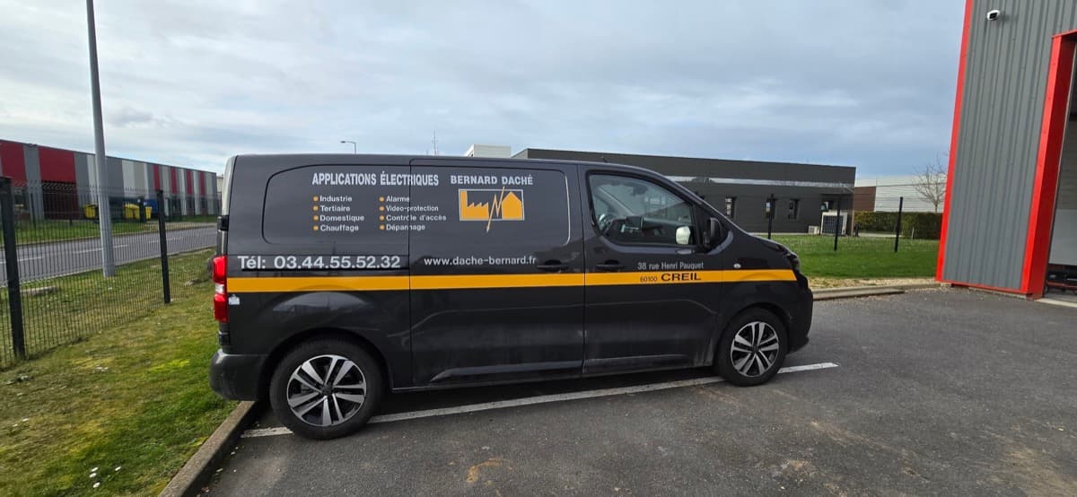 Flocage publicitaire utilitaire Daché Électricité