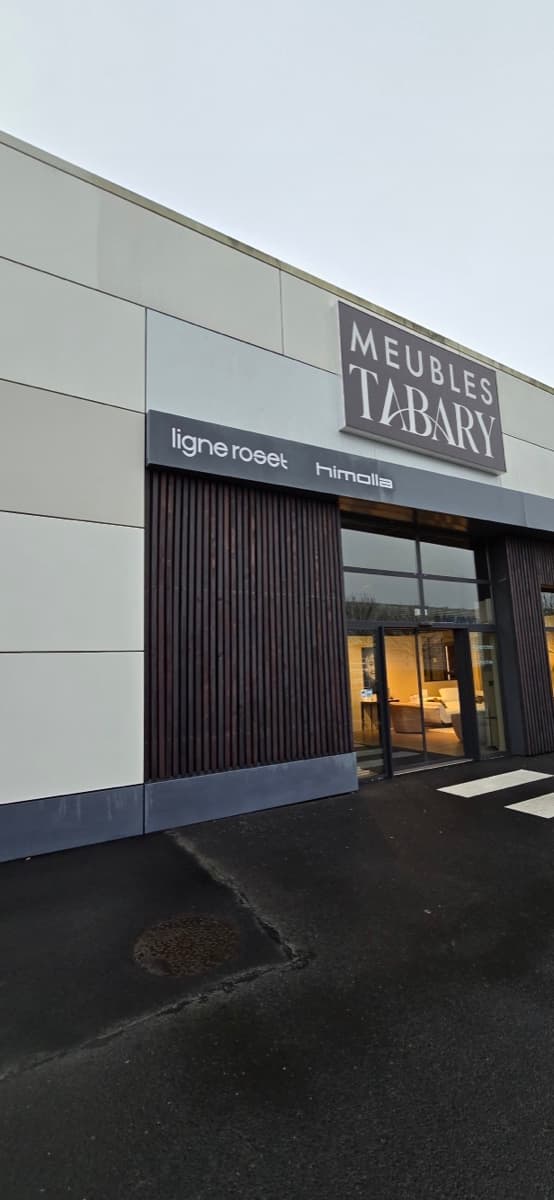 Lettrage adhésif & enseigne Meubles Tabary
