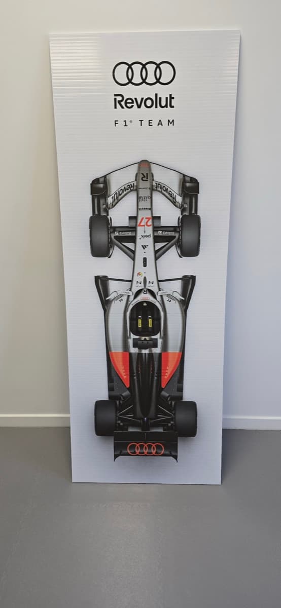 PLV Audi F1 Team grand format - Saint-Maximin Automobile